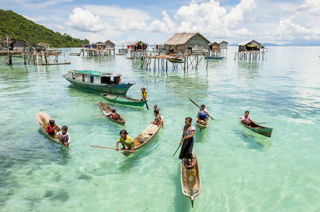 Bajau — people living on the surface of the sea - Freediving in United